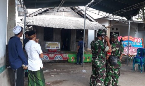 Sejumlah medali Lalu Muhammad Zohri dipamerkan di rumahnya di Dusun Karang Pangsor, Pemenang, Lombok Utara, NTB, Jumat (13/7). 