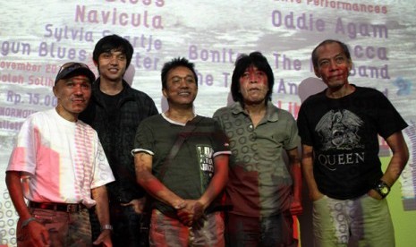 Sejumlah musisi Indonesia seperti Utha Likumahua, Odie Agam, Ian Antono, dan Donny Fattah ditemui saat menghadiri konfrensi pers Djakarta Artmosphere 2010,di Pisa Cafe, Jakarta, Kamis (11/11)