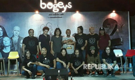 Sejumlah musisi lokal pengisi Jogjarockarta International Rock Music Festival saat konferensi pers di Hotel Hyatt Sleman, Kamis (28/9). 