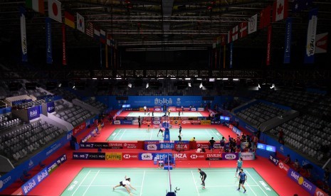 Sejumlah pebulu tangkis berlatih jelang kejuaraan blibli Indonesia Open 2019 di Istora Senayan, Kompleks GBK, Jakarta, Senin (15/7/2019).