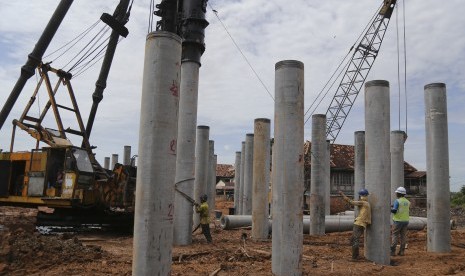 Kementerian PUPR  menargetkan proyek pembangunan jalan layang atau flyover Sekip Ujung di Kota Palembang rampung pada Februari 2024. 