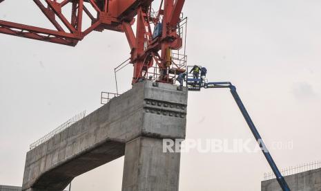 Pemerintah menerbitkan Peraturan Presiden (Perpres) Nomor 109 Tahun 2020 tentang Perubahan Ketiga Atas Peraturan Presiden Nomor 3 Tahun 2016 tentang Percepatan Pelaksanaan Proyek Strategis Nasional (PSN) untuk akselerasi PSN. Dalam beleid tersebut, mencakup 201 proyek dan 10 program yang mencakup 23 sektor dengan total nilai investasi sebesar Rp 4.809,7 triliun.