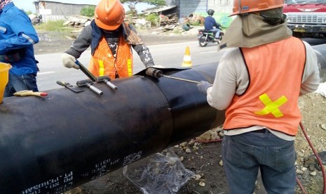 Sejumlah pekerja tengah menyiapkan pembangunan jaringan gas milik PGN