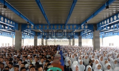 Sejumlah pelajar Pondok Pesantren Modern Ummul Quro Al-Islami di Lewiliang, Bogor, Jawa Barat (ilustrasi)