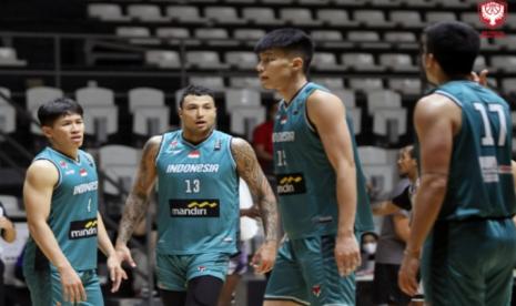 Sejumlah pemain timnas basket putra Indonesia yang berlaga di SEA Games Vietnam.