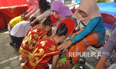 Teguran Nabi Muhammad pada Orang yang Menghina Orang Tua