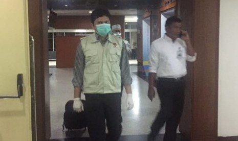 Sejumlah penyidik KPK menggeledah kantor pusat PLN, Senin (16/7).