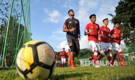 Semen Padang FC menolak wacana kompetisi Liga 1 Indonesia tanpa degradasi.