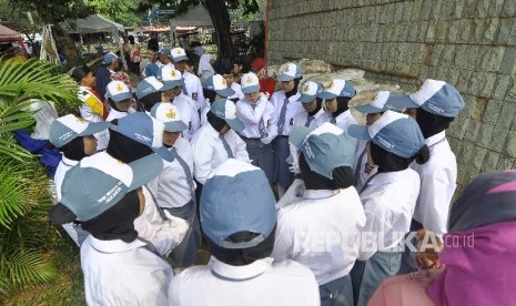 Ilustrasi pelajar SMA. Beberapa sekolah yang kena dampak banjir di wilayah DKI Jakarta sudah mulai melaksanakan kegiatan belajar mengajar pada Senin.