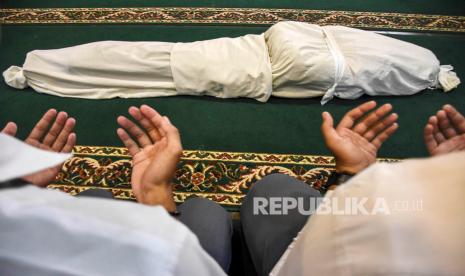 Naskah Khutbah Jumat: Ingat Mati Agar Hati-Hati