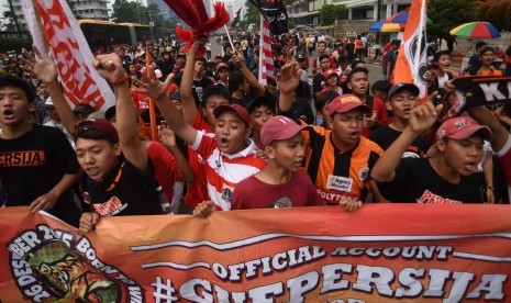 Sejumlah supporter Persija Jakarta, The Jak.