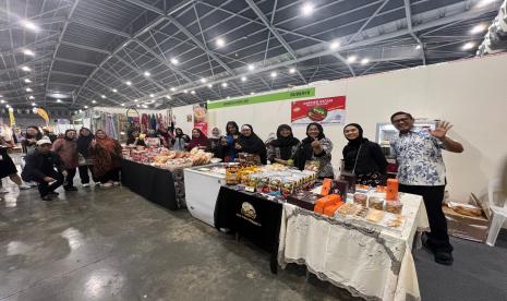 Sejumlah UMKM Indonesia mengikuti pameran Crown Food Festival 2023, yang berlangsung pada 20-22 Oktober 2023 di Hall 5A, Singapore Expo, Singapura. 