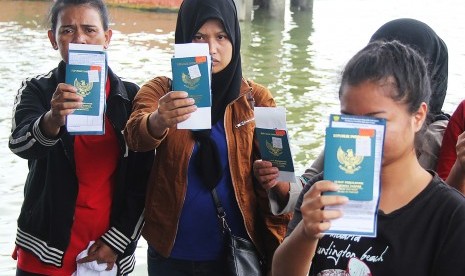 Sejumlah wanita pekerja migran ilegal yang dideportasi Pemerintah Kerajaan Malaysia. (Ilustrasi)