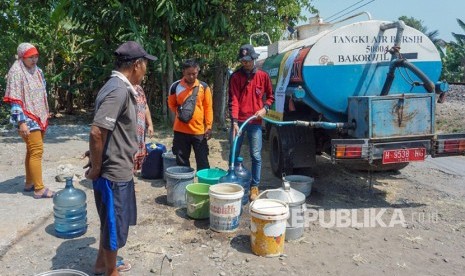 Bantuan air bersih (ilustrasi)