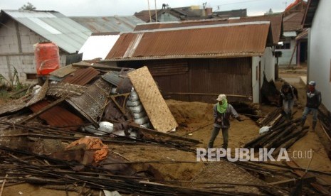 Dampak angin puting beliung. Foto (Ilustrasi)