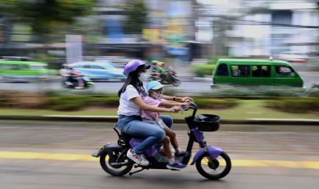 Transportasi menjadi penyumbang emisi karbon dioksida cukup besar dari energi.