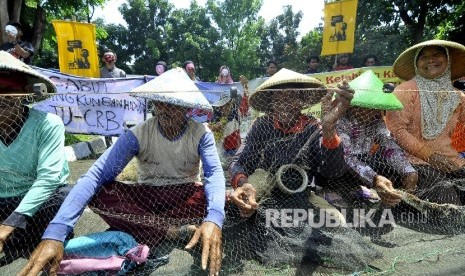 Nelayan Cirebon Demo Tolak Kenaikan PNBP (ilustrasi).