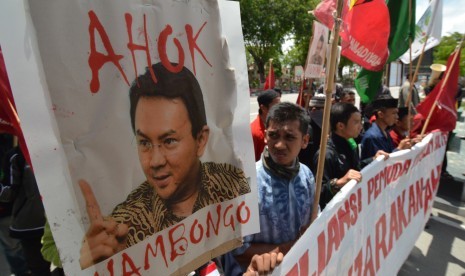 Demonstrasi menentang penistaan agama yang dilakukan Gubernur DKI Jakarta Basuki Tjahaja Purnama alias Ahok.