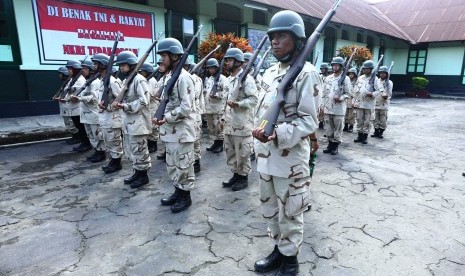 Sejumlah wartawan mengikuti pelatihan bela negara di Kodam IV Diponegoro, Semarang, Jawa Tengah. 