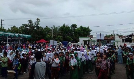 Sekitar 1.056 peserta dari 70 Sekolah Dasar (SD) di Provinsi Banten mengikuti kompetisi besar tim Klinik Pendidikan MIPA (KPM) Cabang 6 Serang, Ahad (28/1). 