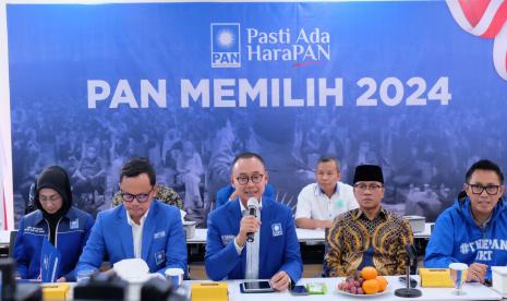 Sekjen DPP PAN Eddy Soeparno bersama pengurus DPP PAN menggelar konferensi pers terkait penjaringan capres yang akan dilakukan PAN, Selasa (14/6/2022).