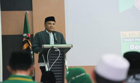 Sekjen Partai Persatuan Pembangunan (PPP) meminta kepada seluruh kader partainya melaksanakan salat gaib untuk Emmeril Khan Mumtadz, putera Gubernur Jawa Barat Ridwan Kamil setelah seruan MUI Jawa Barat dan keputusan keluarga atas kondisi putera sulung Ridwan Kamil. 