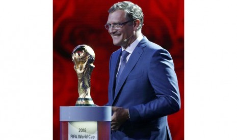 Sekjen FIFA, Jerome Valcke, hadir pada undian kualifikasi Piala Dunia 2018 di Konstantin Palace, St. Petersburg.