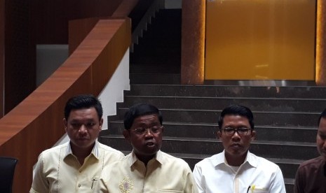 Sekjen Golkar Idrus Marham menyampaikan sikap partainya terkait Pilgub Jabar 2018, Jumat (27/10).