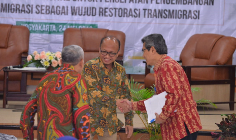 Sekjen Kemendes PDTT Anwar Sanusi mengikuti  Focus Group Discussion (FGD) di Ruang Auditorium Merapi, Universitas Gadjah Mada (UGM) pada Jumat (24/5) lalu. 