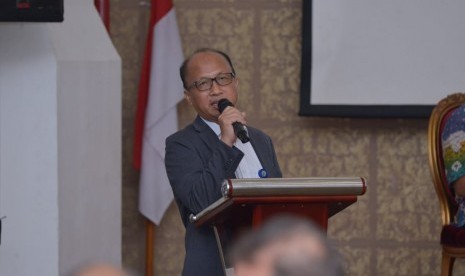 Sekjen Kementerian Desa, PDT, dan Transmigrasi Anwar Sanusi memberikan arahan pada Rapat Koordinasi Sistem Pengelolaan Data Pembangunan Desa di Bogor, Rabu (8/5).