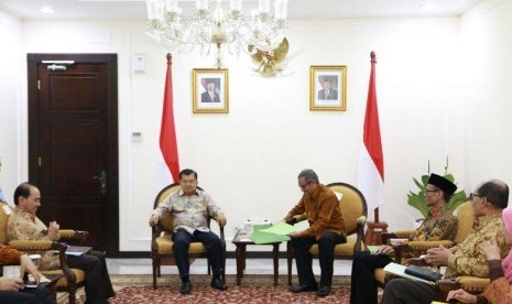  Sekjen Nur Syam Kemenag RI menggelar pertemuan dengan Wapres Jusuf Kalla di Kantor Wakil Presiden RI, Jalan Merdeka Utara, Jakarta (Ilustrasi)