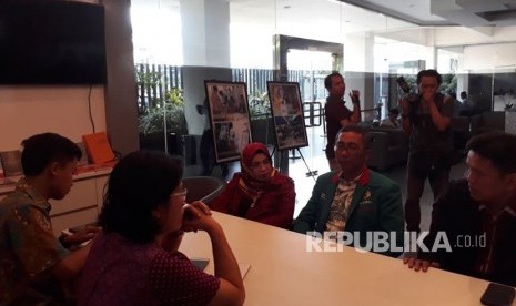 Sekjen Partai Idaman, Ramdansyah, didampingi kuasa hukum melakukan konsultasi terhadap hasil pendaftaran parpol calon peserta Pemilu 2019 kepada Bawaslu, Kamis (19/10). Partai Idaman termasuk salah satu parpol yang tidak lolos tahap penelitian administrasi Pemilu 2019. 