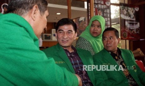 Sekjen Partai Persatuan Pembangunan (PPP) kubu Djan Faridz, Achmad Dimyati Natakusumah( kiri) 