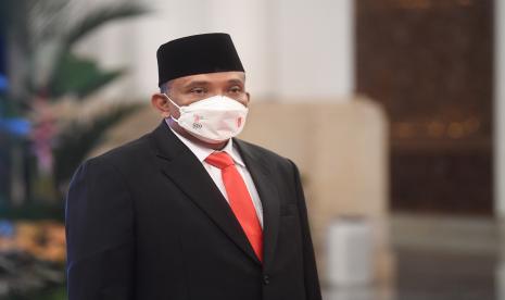 Sekjen PBB Afriansyah Noor bersiap mengikuti upacara pelantikan menteri dan wakil menteri Kabinet Indonesia Maju sisa masa jabatan periode 2019-2024 di Istana Negara, Rabu (15/6/2022). Presiden Joko Widodo secara resmi melantik Menteri Perdagangan Zulkifli Hasan, Menteri ATR/BPN Hadi Tjahjanto, Wamen ATR Raja Juli Antoni, Wamendagri John Wempi Watipo dan Wamenaker Afriansyah Noor.