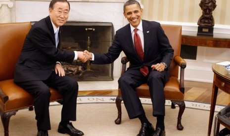 Sekjen PBB Ban Ki-moon (kiri) dan Presiden AS Barack Obama.