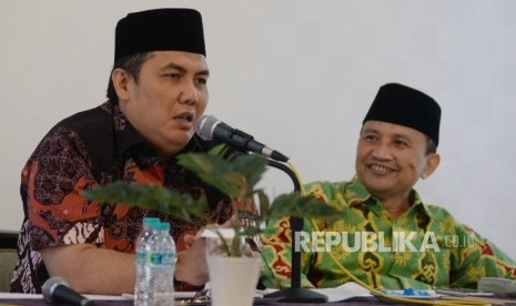 Sekjen PBNU Helmy Faishal Zaini (kiri), mengungkapkan tiga agenda umat Islam Indonesia.