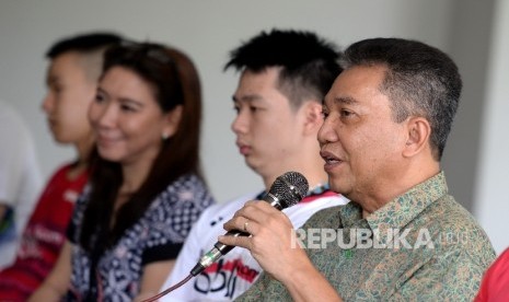 Sekjen PBSI Achmad Budiharto (kanan).