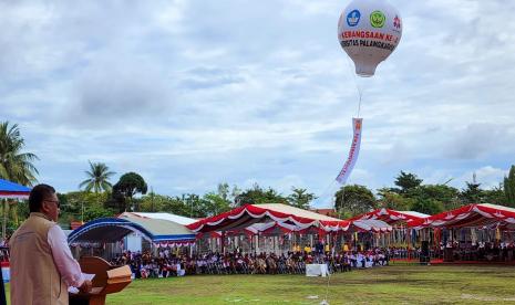 Sekjen PDIP Hasto Kristiyanto saat memberi pembekalan Kuliah Kerja Nyata (KKN) Kebangsaan Tahun 2022 yang dipusatkan di Universitas Palangka Raya, Kalimantan Tengah, Ahad (17/7/2022