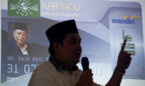 Sekjen Pengurus Besar Nahdlatul Ulama (PBNU) Helmi Faisal Zaini mempresentasikan Elektronik Kartu Tanda Anggota NU (e-Kartanu) saat diluncurkan di Ungaran, Kabupaten Semarang, Jawa Tengah, Rabu (6/4). 