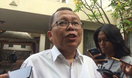 Sekjen PPP Arsul Sani berbicara pada wartawan di Posko Cemara, Menteng, Jakarta Pusat, Selasa (4/9).