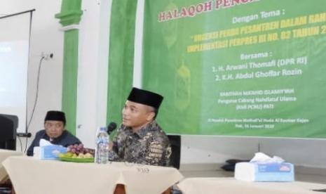 Sekjen PPP Arwani Thomafi mengatakan DPP PPP akan memfasilitasi dan mensupervisi Fraksi PPP DPRD se-Indonesia dalam pembuatan rancangan Perda Pesantren di daerah-daerah. Ini disampaikannya saat Halaqoh Pengasuh Pondok Pesantren di PP Matholiul Huda, Kajen, Pati, Jawa Tengah, Ahad (16/1/2022). 