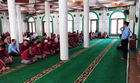 Sekolah Bosowa  Bina Insani menggelar halal bihalal Idul Fitri 1438 H.