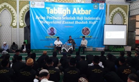 Sekolah Haji Indonesia Provinsi Lampung mrnggelar kelas perdana di Masjid Ad Du'a Bandar Lampung, Ahad (17/2). Foto: SHI Lampung.