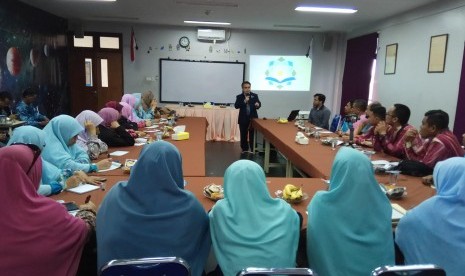 Sekolah Islam Hidayah, Johor Bahru, Malaysia melakukan studi banding ke Sekolah Islam Terpadu (SIT) Nurul Fikri, Depok.