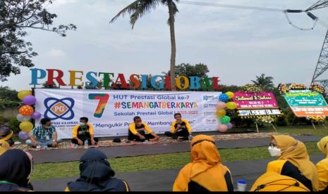 Sekolah Prestasi Global (PresGo) Depok merayakan puncak milad ke-7, Sabtu (19/2).