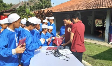 Sekolah Semesta Semarang mengadakan kegiatan Semesta Charity Akbar di Grand Maeroko beberapa waktu lalu.