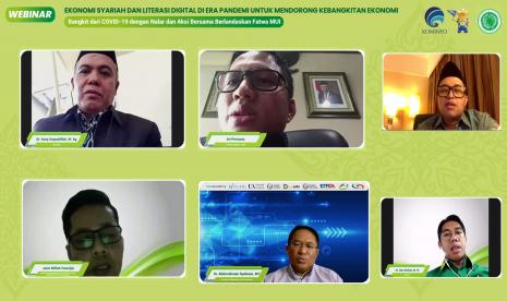 Sekretaris BPH DSN MUI, Dr. Asep Supyadillah, M.Ag ketika membuka kegiatan webinar dengan tema Ekonomi Syariah dan Literasi Digital di Era Pandemi Untuk Mendorong Kebangkitan Ekonomi.