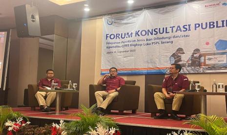 Sekretaris Direktorat Jenderal Pengelolaan Ruang Laut, Kusdiantoro (pegang mic) pada Forum Konsultasi Publik (FKP) belum lama ini.