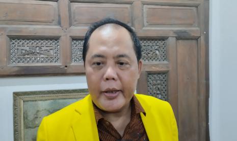 Sekretaris DPD I Golkar Jawa Tengah Juliyatmono berkomentar soal bagaimana jika Wali Kota Solo Gibran Rakabuming disandingkan dengan Bupati Kendal Dico M Ganinduto, Ahad (12/2/2023).