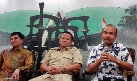 Sekretaris Faksi Partai Gerindra, Edi Prabowo (tengah).